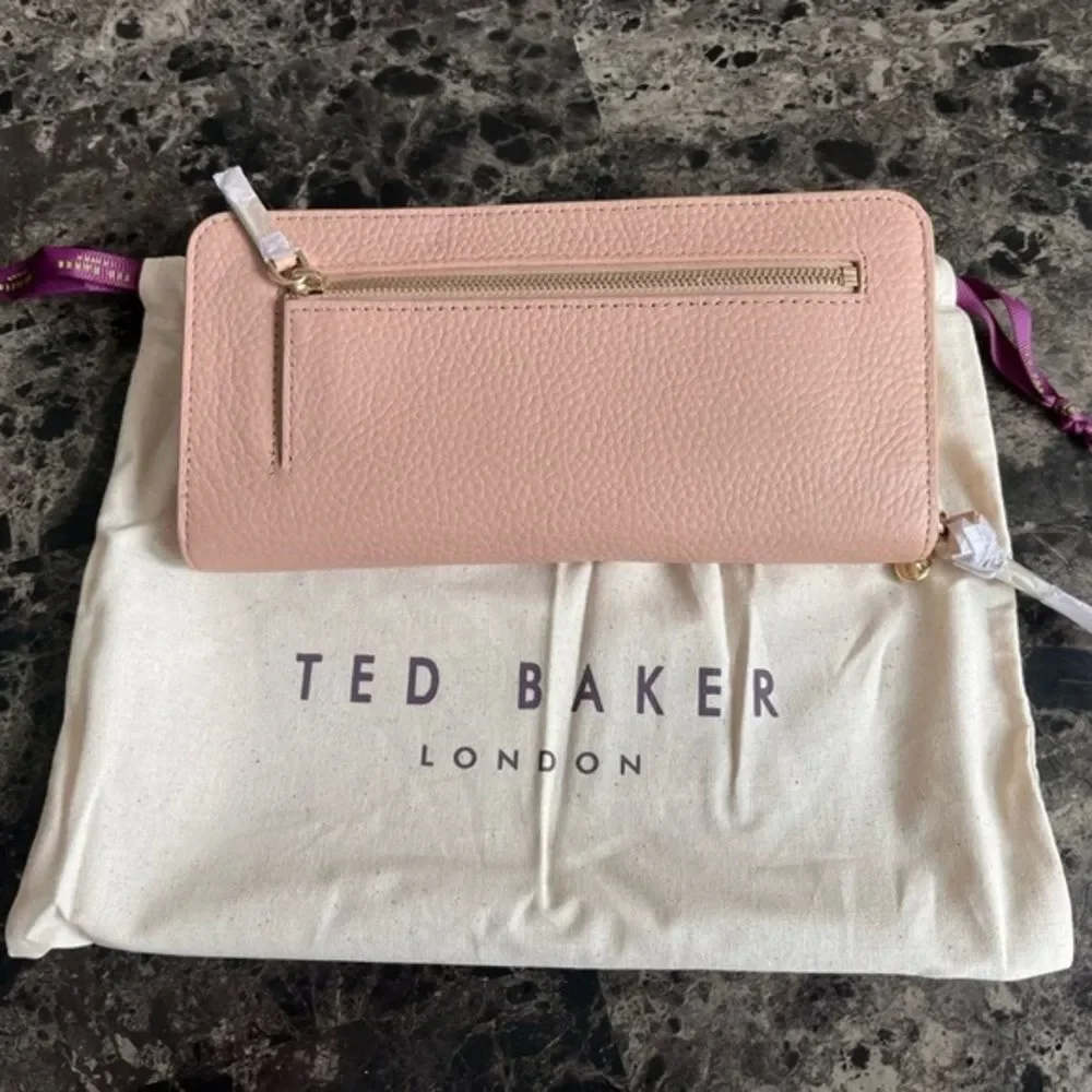 Ted Baker Women's Zip Around  Wallet Leather Taupe Sunken‎ Zip Padlock Charm